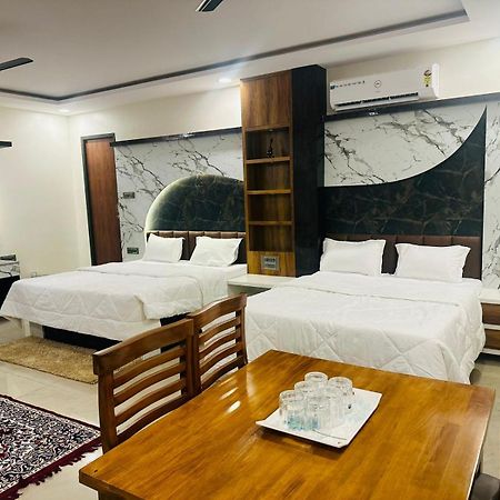 Yatri Nivas Sagara Hotel Bagian luar foto