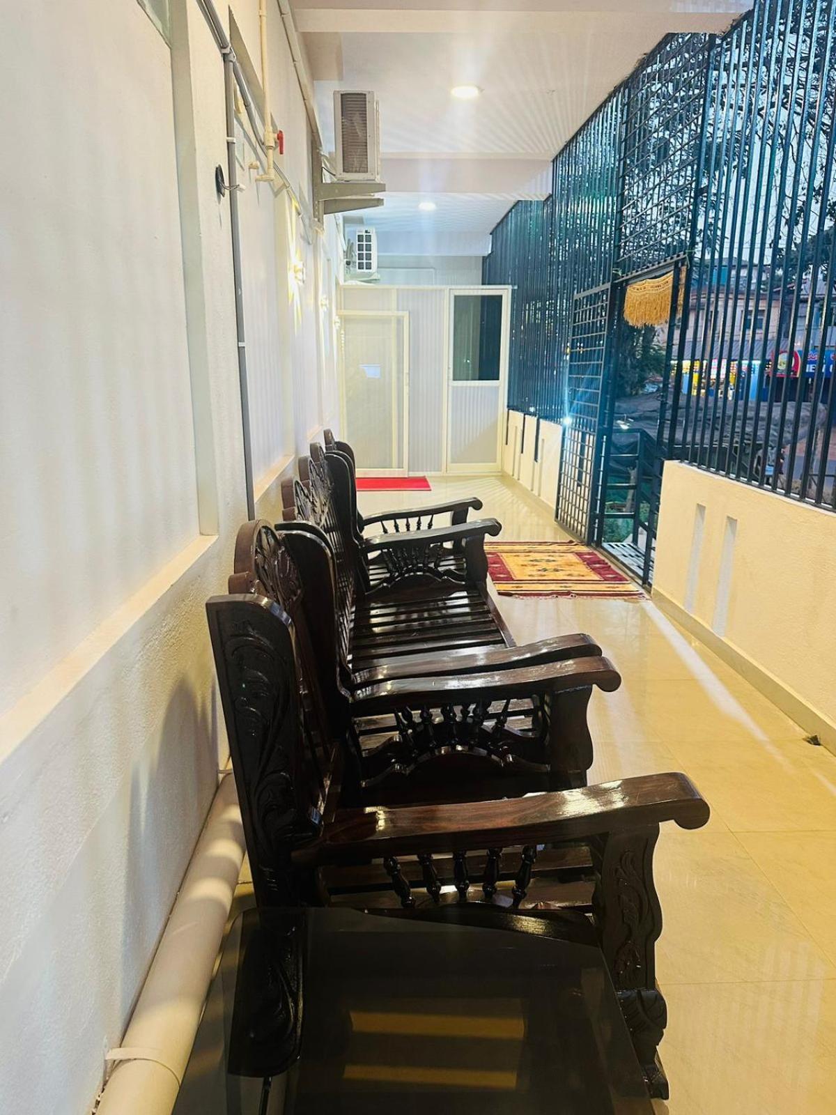 Yatri Nivas Sagara Hotel Bagian luar foto