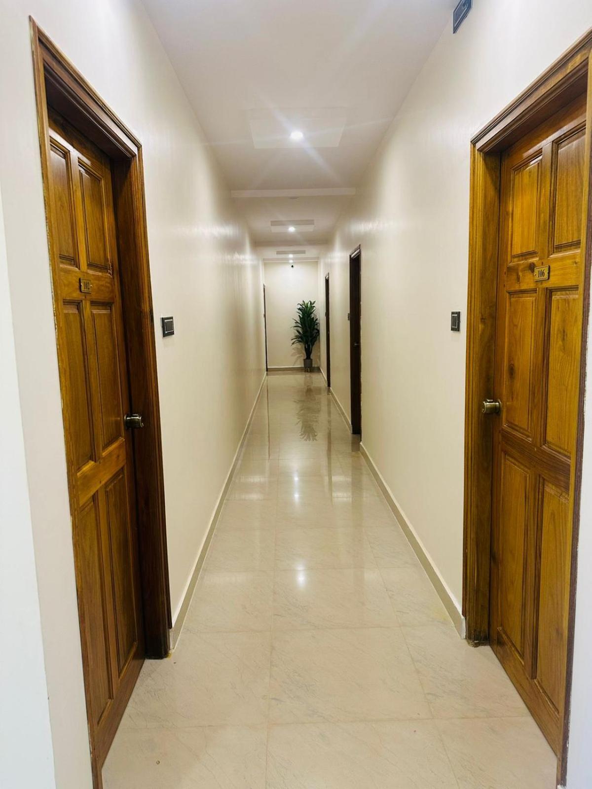 Yatri Nivas Sagara Hotel Bagian luar foto