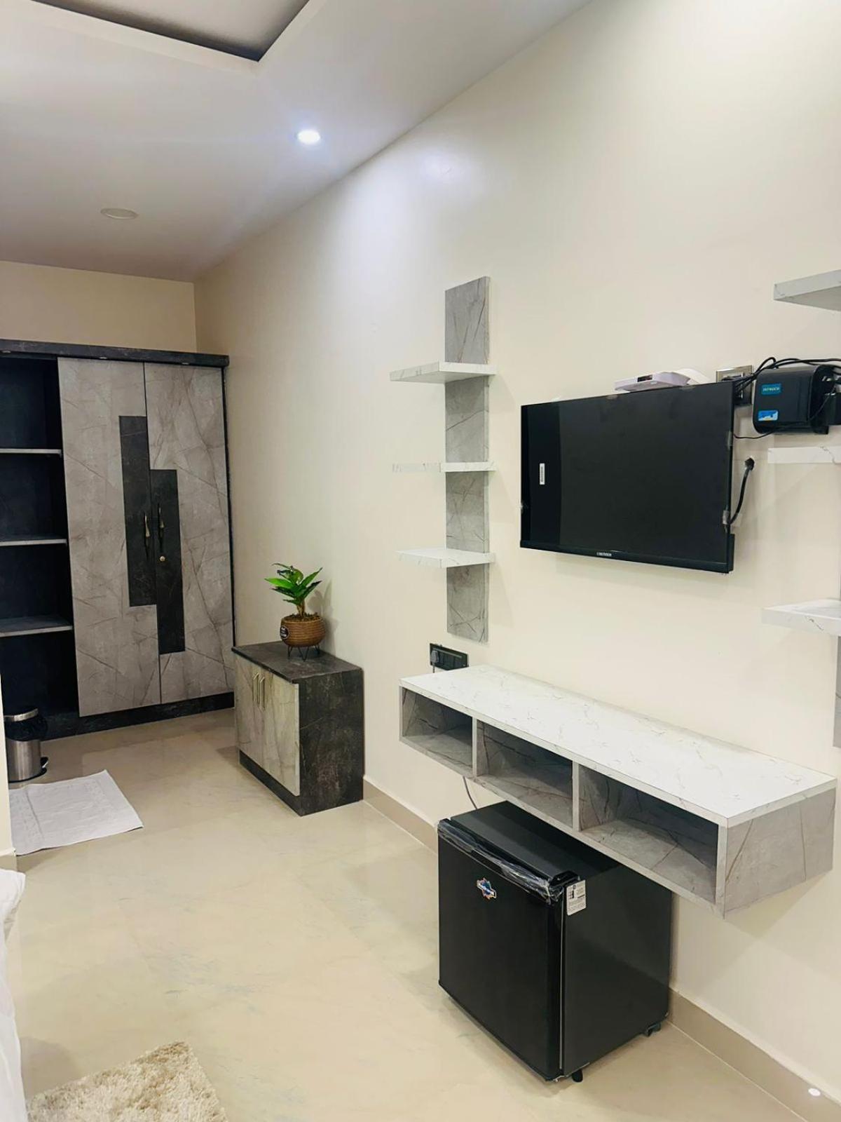 Yatri Nivas Sagara Hotel Bagian luar foto