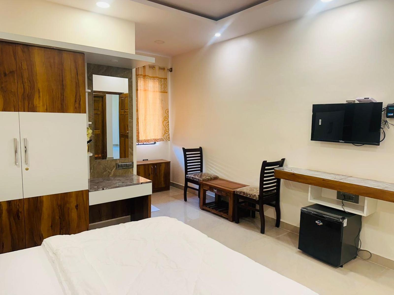 Yatri Nivas Sagara Hotel Bagian luar foto