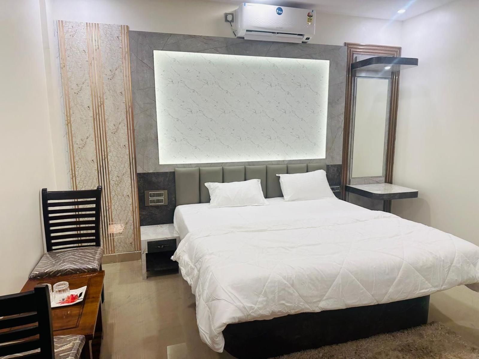 Yatri Nivas Sagara Hotel Bagian luar foto